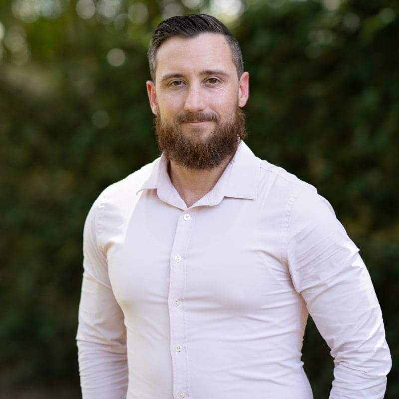Tucker Powers headshot